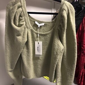 Size Large puff sleeve cozy sweater NWT never worn
